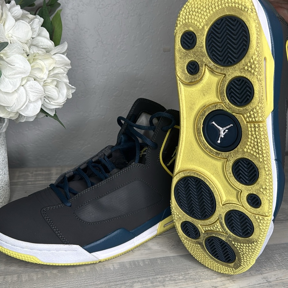 Jordan Flight Luminary Men’s Size 11.5 - Picture 3 of 4